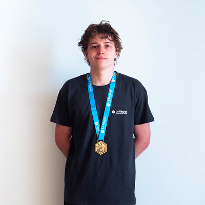 Robin DEBALLON - Ébénisterie - WorldSkills 48e édition - equipe régionale Auvergne-Rhône-Alpes